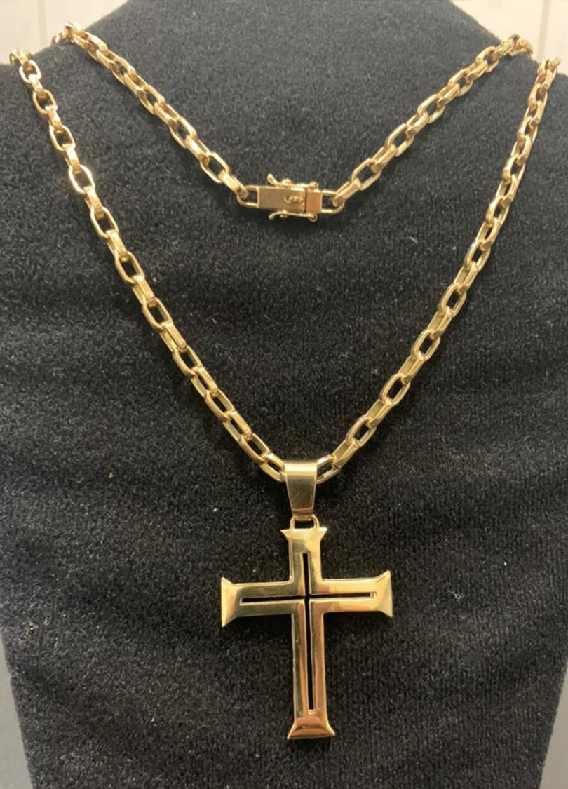 Corrente Dourada com Pingente Cruz Clássica - Imagem 2