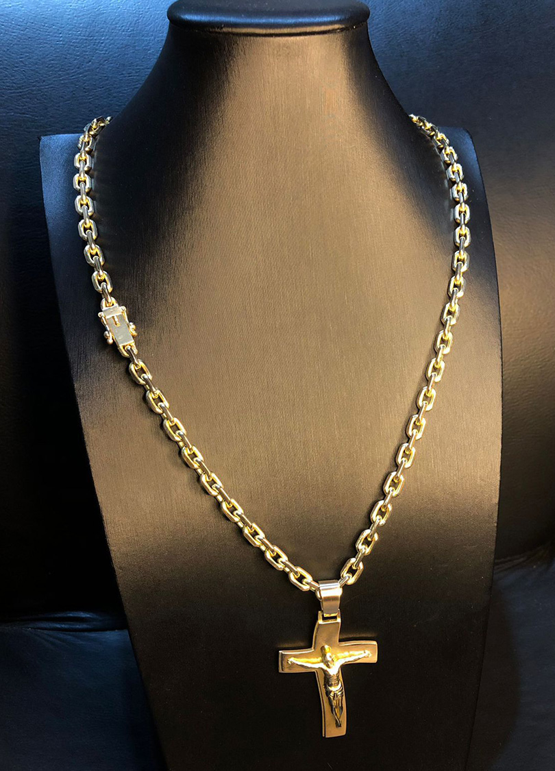 Corrente Dourada com Pingente de Cruz Crucifixo Curva - Imagem 4