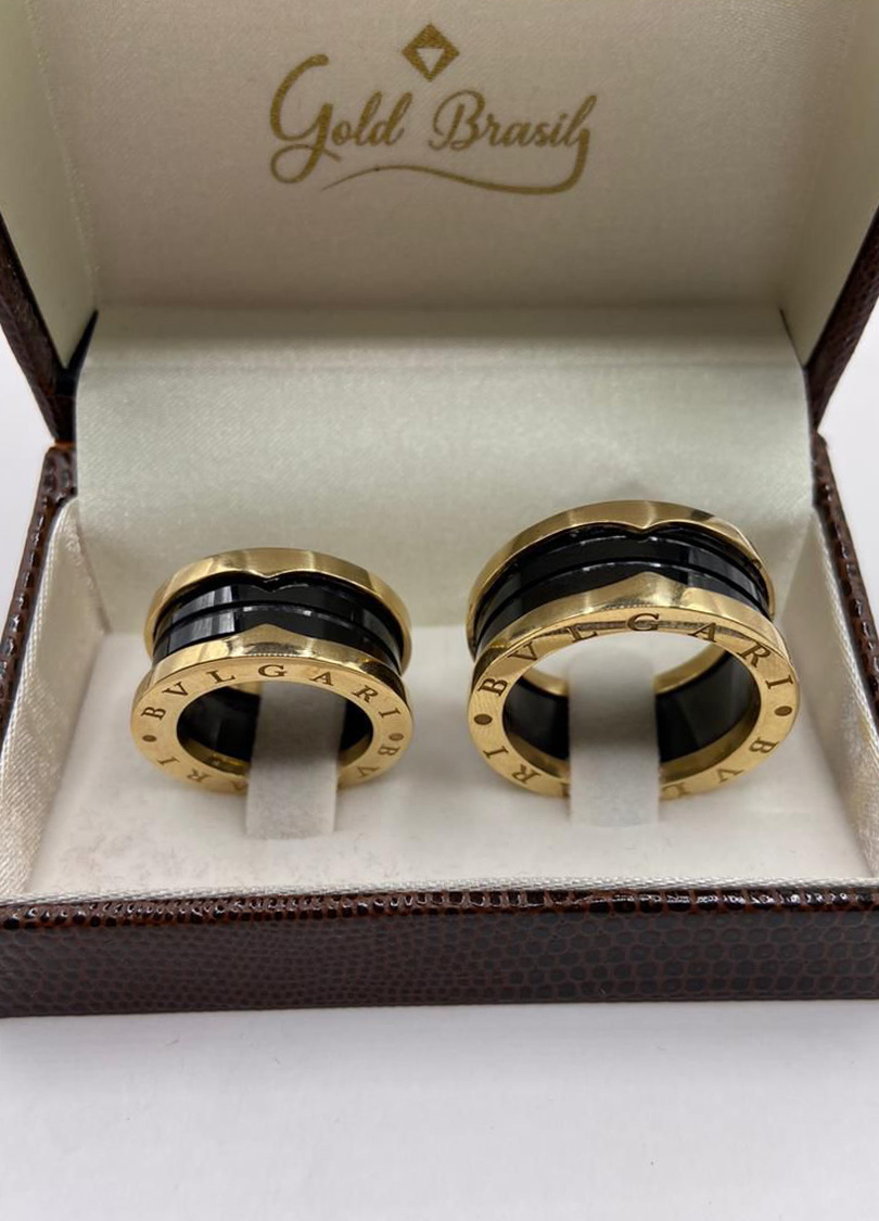Alianças Douradas BVLGARI com Detalhe Preto - Imagem 2